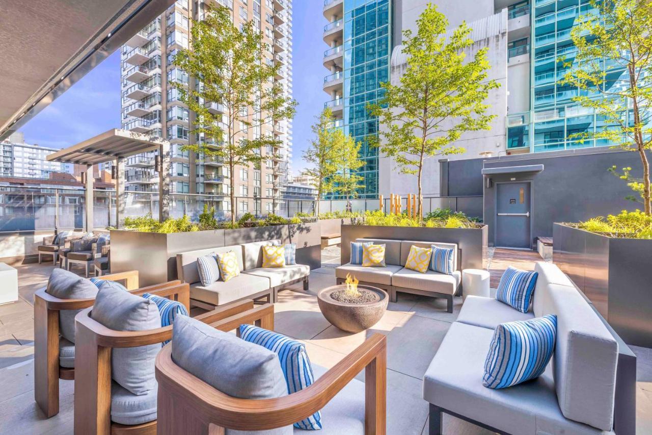 Level Downtown - Howe Hotel Vancouver Exterior photo